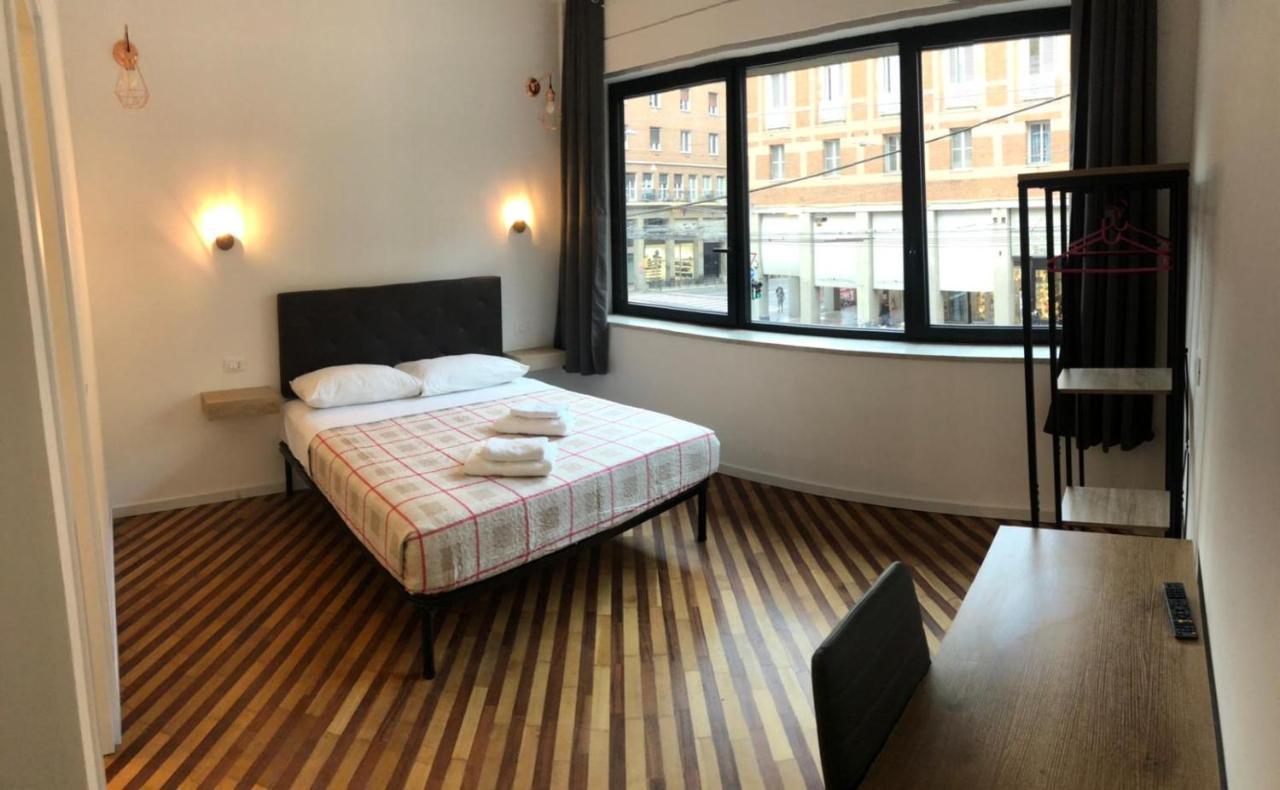 Galleria Del Toro 3 Rooms Bologna Ngoại thất bức ảnh
