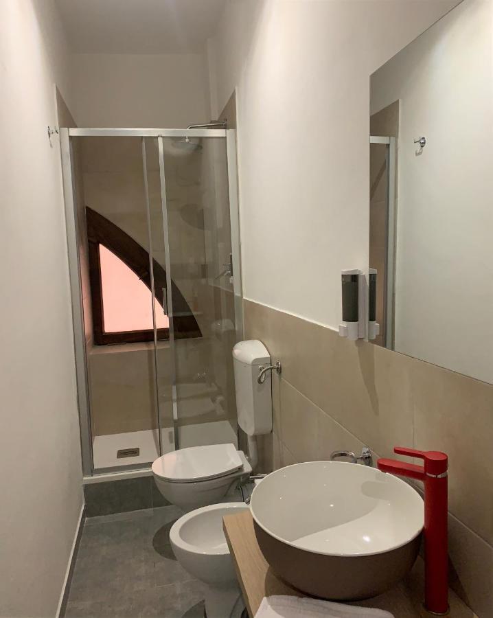 Galleria Del Toro 3 Rooms Bologna Ngoại thất bức ảnh