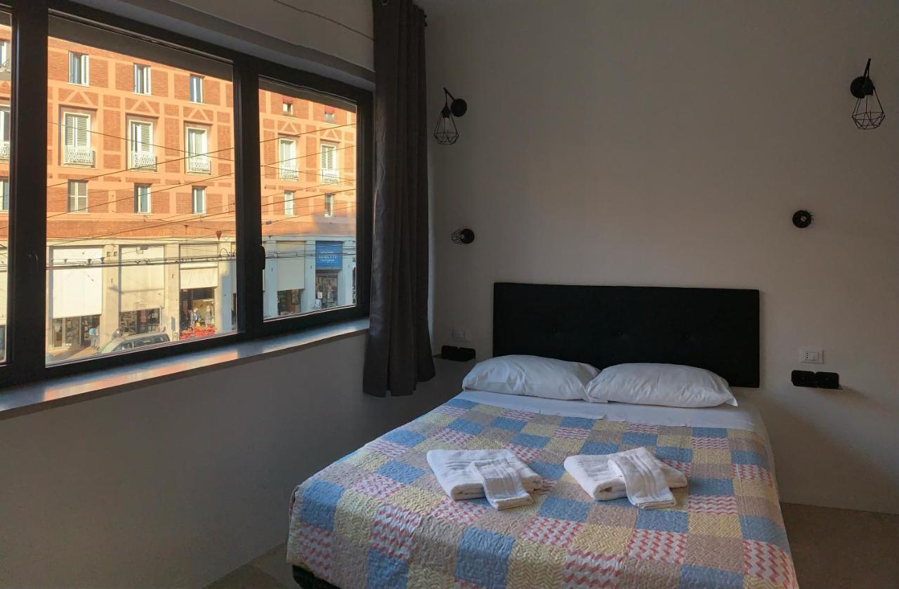 Galleria Del Toro 3 Rooms Bologna Ngoại thất bức ảnh